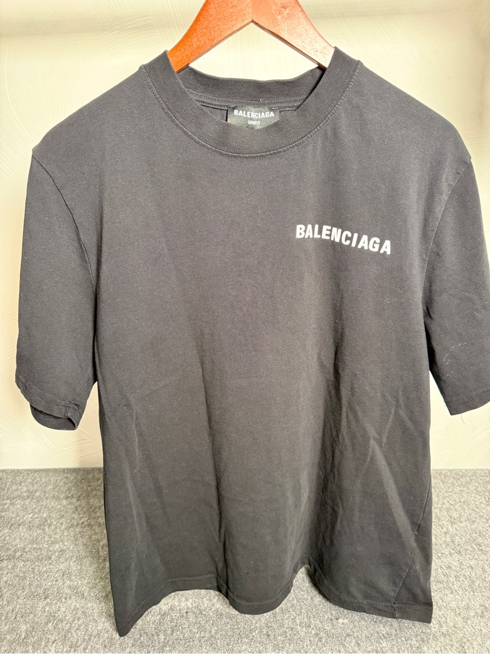 Balenciaga Black T-Shirt with White Back Logo Large - Picture 2 of 7